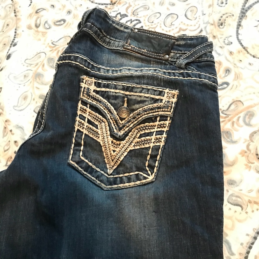 Vigoss slim boot jeans. Smoke free. Like new.